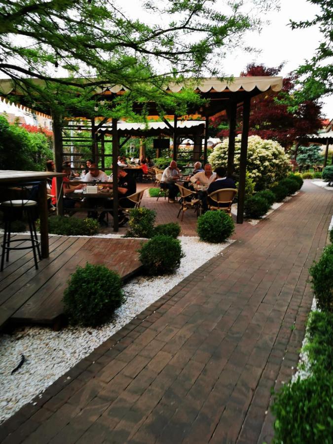 Hotel Gio อาราด ภายนอก รูปภาพ
